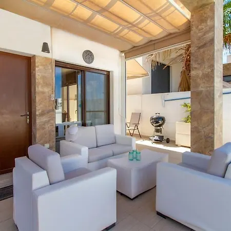 Villa Nina With Pool