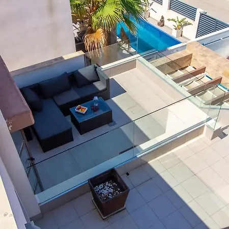 Villa Nina With Pool *